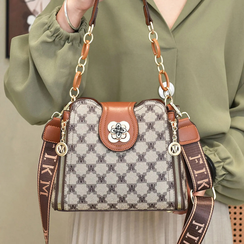 vintage letter printed shoulde - Vintage Fashion Women 评论和价格