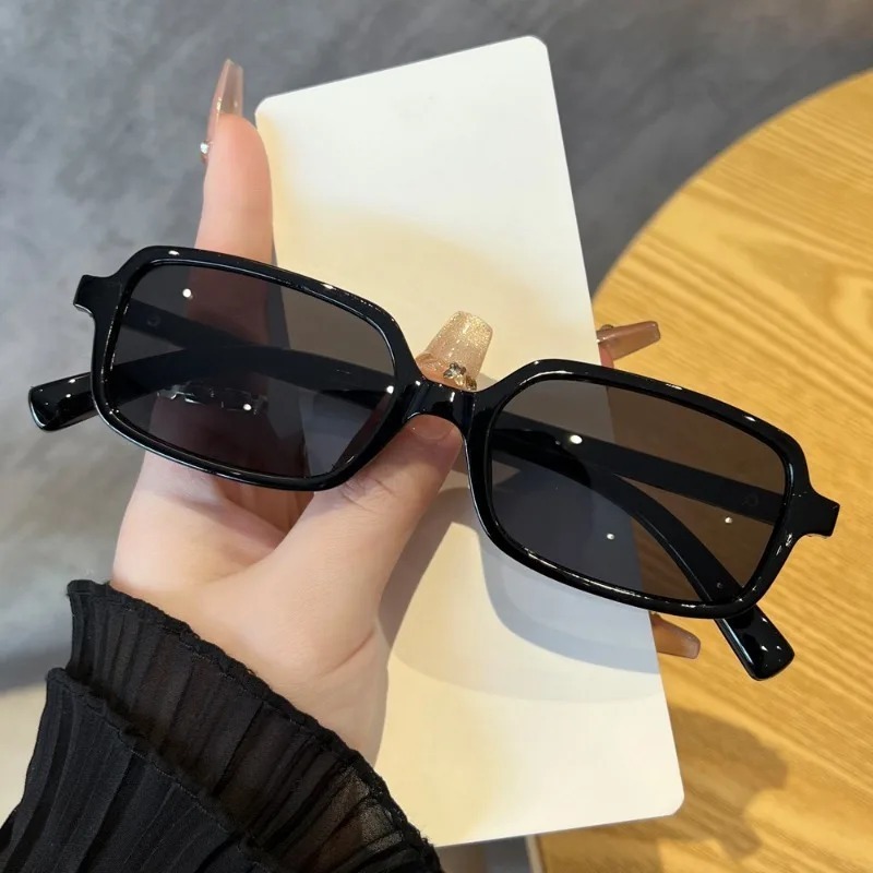 Luxurious Rectangle Sunglasses - Vintage Fashion Images 评论和价格
